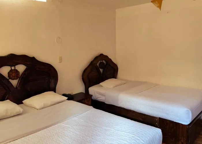 Carmen Plaza Hotel *